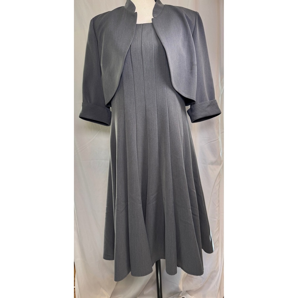R&M Richards Dress Suit Women 12 Grey Good Pleated Fit Flare Bolero Jacket Set